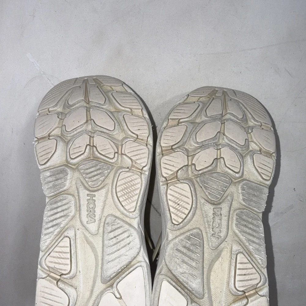 Hoka One Clifton 10 White Running Athletic Play Shoes Little Kids Size 2.5 MD